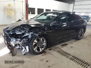 2023 Audi e-tron Sportback S line Premium z VIN WA11ABGE9PB003695, wystawiony jako Copart lot #69824002 z przebiegiem 18 mil mil oraz . Historia ofert i sprzedaży dostępna na DreamBid. Obrazek 1.