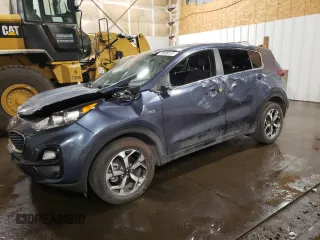 2020 Kia Sportage LX z VIN KNDPMCAC9L7637719, wystawiony jako Copart lot #58099725 z przebiegiem 25 284 mil mil oraz Szkoda całkowita • Salvage title. Historia ofert i sprzedaży dostępna na DreamBid. Obrazek 1.