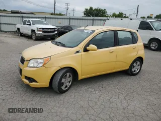 2011 Chevrolet Aveo 1LT z VIN KL1TD6DE0BB150506, wystawiony jako Copart lot #59752845 z przebiegiem 114 991 mil mil oraz Czysty tytuł • Clean title. Historia ofert i sprzedaży dostępna na DreamBid. Obrazek 1.