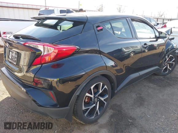 2018 Toyota C-HR XLE z VIN JTNKHMBX7J1004430, wystawiony jako IAAI lot #41780739 z przebiegiem 148 882 mil mil oraz . Historia ofert i sprzedaży dostępna na DreamBid. Obrazek 4.