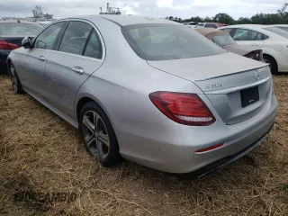 2017 Mercedes-Benz E-Class E 300 Luxury with VIN WDDZF4JB8HA047804, listed as a Copart auction lot 62240402 with Not Provided miles. Bid and sale history available at carsss.com. Image 3.