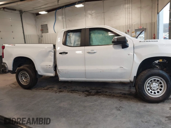 2020 Chevrolet Silverado 1500 LT with VIN 1GCRYDED9LZ166441, listed as a IAAI auction lot 41813441 with Not Provided miles. Bid and sale history available at carsss.com. Image 12.