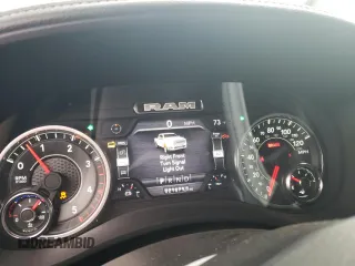 2024 Ram 2500 Laramie z VIN 3C6UR5NL3RG223592, wystawiony jako Copart lot #53073445 z przebiegiem 21 675 mil mil oraz Szkoda całkowita • Salvage title. Historia ofert i sprzedaży dostępna na DreamBid. Obrazek 9.