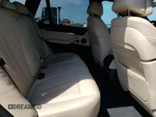 2016 BMW X5 xDrive50i z VIN 5UXKR6C50G0J81828, wystawiony jako Copart lot #52572315 z przebiegiem 91 737 mil mil oraz Szkoda całkowita • Salvage title. Historia ofert i sprzedaży dostępna na DreamBid. Obrazek 11.