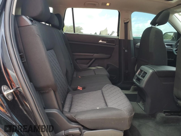 2018 Volkswagen Atlas Launch Edition with VIN 1V2BR2CA4JC502006, listed as a Copart auction lot 51957625 with 102,591 mi miles and Salvage title. Bid and sale history available at DreamBid. Image 11.