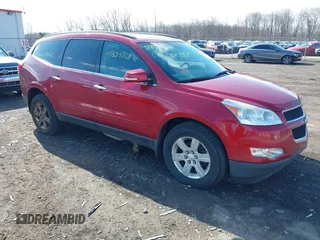 2012 Chevrolet Traverse 1LT z VIN 1GNKVGED6CJ352522, wystawiony jako IAAI lot #41803328 z przebiegiem 197 129 mil mil oraz . Historia ofert i sprzedaży dostępna na DreamBid. Obrazek 1.