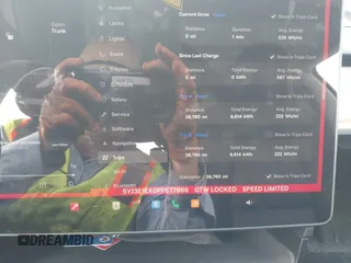 2023 Tesla Model 3 z VIN 5YJ3E1EA0PF577869, wystawiony jako IAAI lot #41468956 z przebiegiem 38 760 mil mil oraz . Historia ofert i sprzedaży dostępna na DreamBid. Obrazek 7.