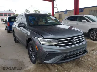 2022 Volkswagen Tiguan SE with VIN 3VV3B7AX0NM159344, listed as a IAAI auction lot 40788371 with 29,938 mi miles. Bid and sale history available at carsss.com. Image 1.