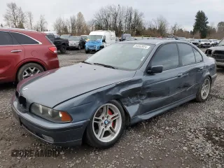 2000 BMW 5 Series 540i with VIN WBADN5342YGC93532, listed as a Copart auction lot 84562924 with 0 mi miles and Salvage Title. Bid and sale history available at carsss.com. Image 1.