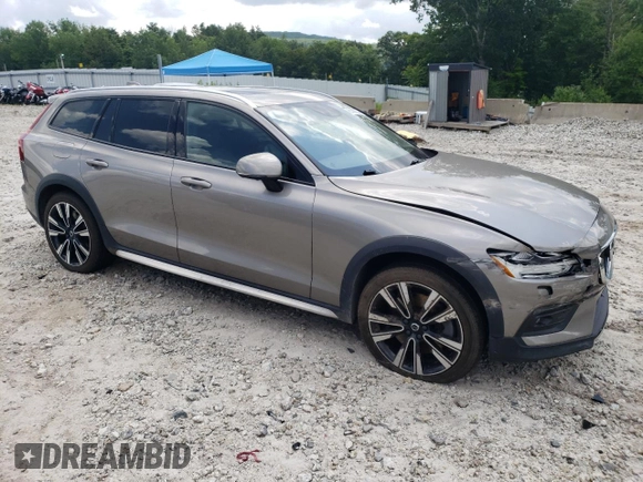 2020 Volvo V60 z VIN YV4102WK8L1036653, wystawiony jako Copart lot #61437033 z przebiegiem 35 446 mil mil oraz . Historia ofert i sprzedaży dostępna na DreamBid. Obrazek 4.