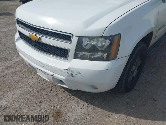 2008 Chevrolet Suburban LT w/3LT with VIN 1GNFK16388J108746, listed as a IAAI auction lot 41869151 with 274,851 mi miles. Bid and sale history available at carsss.com. Image 6.