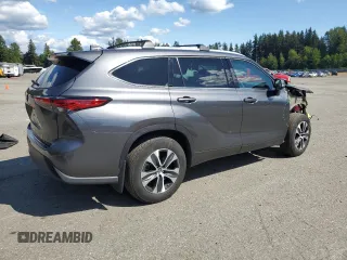 2022 Toyota Highlander XLE with VIN 5TDGZRBH3NS594857, listed as a Copart auction lot 57678895 with 21,899 mi miles and Salvage title. Bid and sale history available at DreamBid. Image 3.