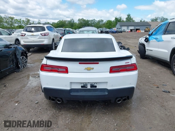 2015 Chevrolet Camaro SS z VIN 2G1FJ1EW8F9105046, wystawiony jako IAAI lot #42306850 z przebiegiem 59 861 mil mil oraz . Historia ofert i sprzedaży dostępna na DreamBid. Obrazek 17.