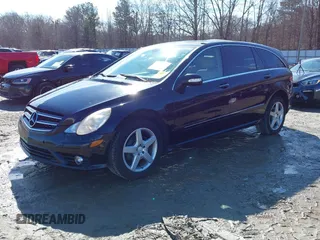 2010 Mercedes-Benz R-Class R 350 with VIN 4JGCB6FE0AA110342, listed as a IAAI auction lot 41440290 with 164,596 mi miles. Bid and sale history available at carsss.com. Image 2.