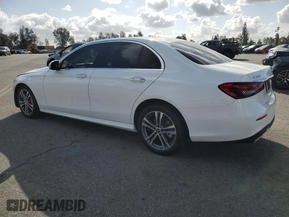 2021 Mercedes-Benz E 350 z VIN W1KZF8DBXMA920854, wystawiony jako Copart lot #51800865 z przebiegiem 40 337 mil mil oraz Szkoda całkowita • Salvage title. Historia ofert i sprzedaży dostępna na DreamBid. Obrazek 2.