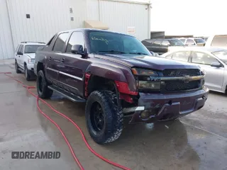 2004 Chevrolet Avalanche with VIN 3GNEC12T94G262585, listed as a IAAI auction lot 41994258 with 174,707 mi miles. Bid and sale history available at carsss.com. Image 1.