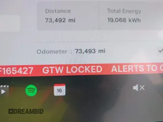 2022 Tesla Model 3 Long Range z VIN 5YJ3E1EB4NF165427, wystawiony jako IAAI lot #42290413 z przebiegiem 73 493 mil mil oraz . Historia ofert i sprzedaży dostępna na DreamBid. Obrazek 15.