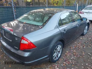 2011 Ford Fusion SEL with VIN 3FAHP0CG3BR109214, listed as a IAAI auction lot 40759895 with 160,343 mi miles. Bid and sale history available at carsss.com. Image 4.