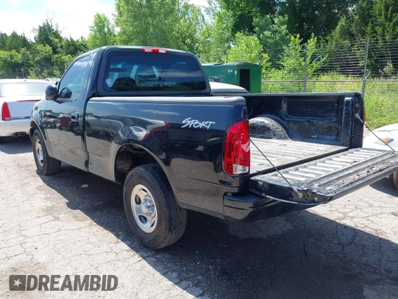 2002 Ford F-150 XL z VIN 1FTRF17292NA08851, wystawiony jako IAAI lot #42559503 z przebiegiem Nie podano mil oraz . Historia ofert i sprzedaży dostępna na DreamBid. Obrazek 3.