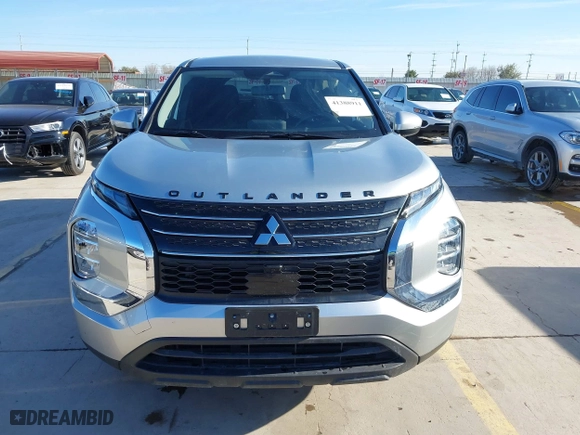 2024 Mitsubishi Outlander ES with VIN JA4J3UA81RZ020073, listed as a IAAI auction lot 41388911 with 25,436 mi miles. Bid and sale history available at carsss.com. Image 12.