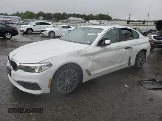 2019 BMW 5 Series 530i xDrive z VIN WBAJA7C56KWW12234, wystawiony jako Copart lot #60409135 z przebiegiem 132 881 mil mil oraz Szkoda całkowita • Salvage title. Historia ofert i sprzedaży dostępna na DreamBid. Obrazek 1.