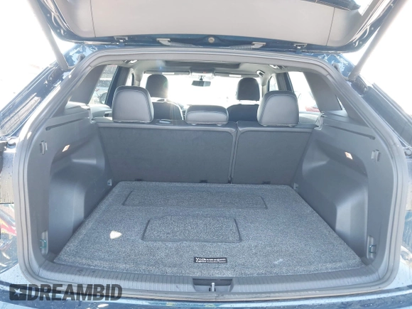 2021 Volkswagen Atlas SE z VIN 1V2KE2CA7MC220524, wystawiony jako IAAI lot #42017287 z przebiegiem 29 380 mil mil oraz . Historia ofert i sprzedaży dostępna na DreamBid. Obrazek 17.