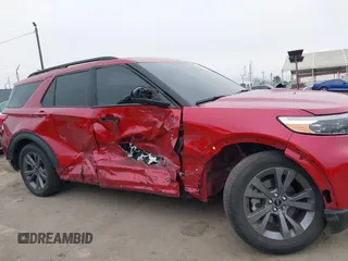 2023 Ford Explorer XLT с VIN 1FMSK7DH1PGB08068, выставлен на аукционе IAAI как лот 42462456 с пробегом 31 443 миль миль и . История ставок и продаж доступна на DreamBid. Изображение 13.