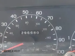 2000 Ford F-250 XL z VIN 1FTNF21L0YEB96710, wystawiony jako IAAI lot #41534150 z przebiegiem 296 680 mil mil oraz . Historia ofert i sprzedaży dostępna na DreamBid. Obrazek 16.
