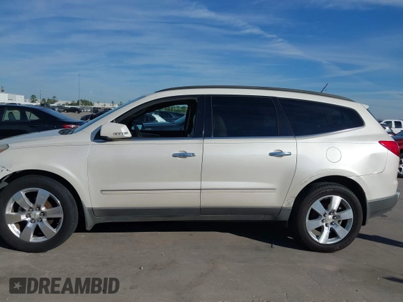 2012 Chevrolet Traverse LTZ z VIN 1GNKRLED8CJ326842, wystawiony jako IAAI lot #41003133 z przebiegiem 201 099 mil mil oraz . Historia ofert i sprzedaży dostępna na DreamBid. Obrazek 15.