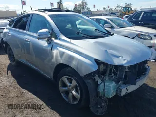 2013 Lexus RX 350 z VIN JTJZK1BA8D2415443, wystawiony jako IAAI lot #41436546 z przebiegiem 151 374 mil mil oraz . Historia ofert i sprzedaży dostępna na DreamBid. Obrazek 1.