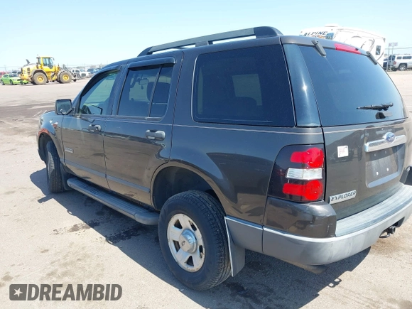 2006 Ford Explorer XLS z VIN 1FMEU62E86UA19804, wystawiony jako IAAI lot #42103063 z przebiegiem 150 466 mil mil oraz . Historia ofert i sprzedaży dostępna na DreamBid. Obrazek 3.