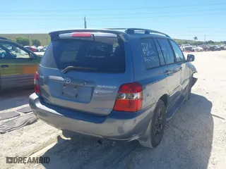 2007 Toyota Highlander with VIN JTEGD21A570160015, listed as a IAAI auction lot 41743437 with 170,369 mi miles. Bid and sale history available at carsss.com. Image 4.
