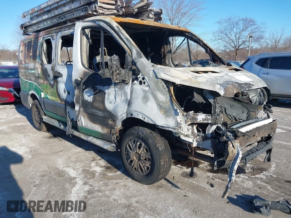 2015 Ford Transit Cargo с VIN 1FTNR1ZM0FKB02841, выставлен на аукционе IAAI как лот 41411200 с пробегом Не указан миль и . История ставок и продаж доступна на DreamBid. Изображение 1.