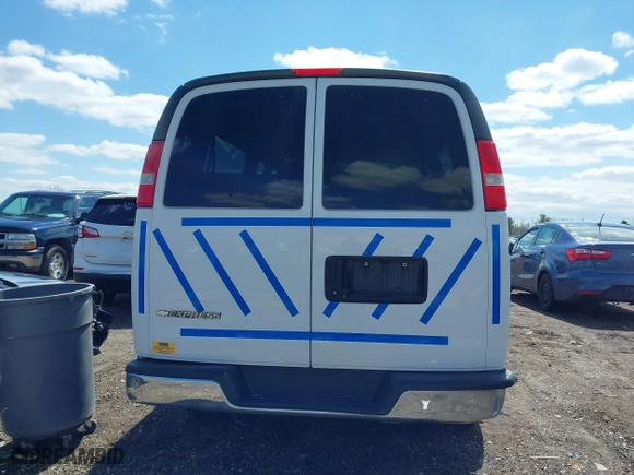 2017 Chevrolet Express Passenger LT with VIN 1GAZGPFF4H1242182, listed as a IAAI auction lot 42020122 with 51,100 mi miles. Bid and sale history available at carsss.com. Image 16.