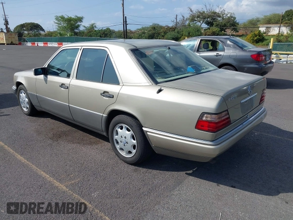 1995 Mercedes-Benz 400 E with VIN WDBEA34E8SC205155, listed as a IAAI auction lot 41399651 with 255,593 mi miles and . Bid and sale history available at carsss.com. Image 3.