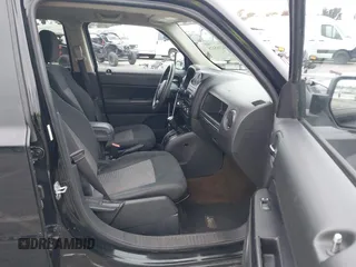 2013 Jeep Patriot Sport with VIN 1C4NJPBA4DD270395, listed as a IAAI auction lot 42065128 with 116,202 mi miles and . Bid and sale history available at carsss.com. Image 5.
