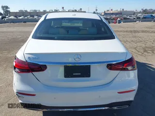 2022 Mercedes-Benz E-Class E 350 with VIN W1KZF8DB2NB080239, listed as a IAAI auction lot 41637690 with 21,587 mi miles. Bid and sale history available at carsss.com. Image 16.