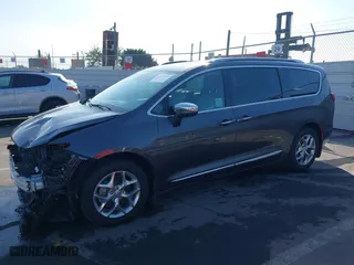 2018 Chrysler Pacifica Limited with VIN 2C4RC1GG5JR131147, listed as a IAAI auction lot 41342579 with 118,351 mi miles. Bid and sale history available at carsss.com. Image 19.