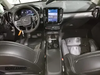 2023 Volvo XC40 Ultimate Bright Theme с VIN YV4L12UA0P2938486, выставлен на аукционе Copart как лот 42126095 с пробегом 17 218 миль миль и Списание • Salvage title. История ставок и продаж доступна на DreamBid. Изображение 8.