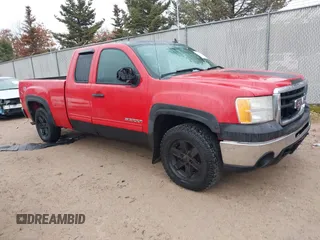 2010 GMC Sierra 1500 SLE z VIN 1GTSKVE33AZ144299, wystawiony jako IAAI lot #41086313 z przebiegiem 199 994 mil mil oraz . Historia ofert i sprzedaży dostępna na DreamBid. Obrazek 1.