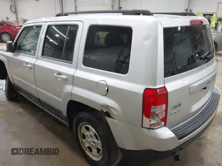 2013 Jeep Patriot Sport z VIN 1C4NJRBBXDD263102, wystawiony jako IAAI lot #42082219 z przebiegiem 102 744 mil mil oraz . Historia ofert i sprzedaży dostępna na DreamBid. Obrazek 3.