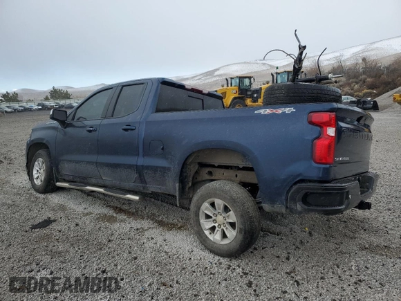 2020 Chevrolet Silverado 1500 LT with VIN 1GCRYDED7LZ312027, listed as a Copart auction lot 45912325 with 42,282 mi miles and Salvage Title. Bid and sale history available at carsss.com. Image 2.