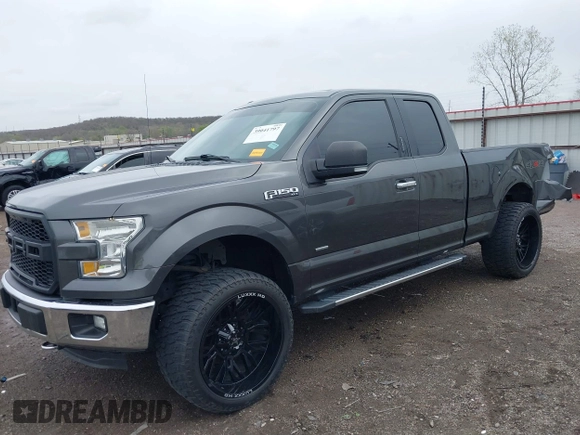 2015 Ford F-150 XLT with VIN 1FTEX1EP9FFC75210, listed as a IAAI auction lot 39041797 with 125,522 mi miles. Bid and sale history available at carsss.com. Image 2.