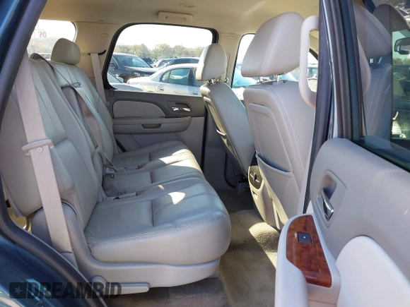 2009 GMC Yukon SLT 4SB with VIN 1GKFK33049R248055, listed as a IAAI auction lot 40756058 with 163,477 mi miles and . Bid and sale history available at DreamBid. Image 8.