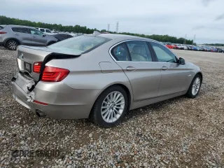2011 BMW 5 Series 535i z VIN WBAFR7C51BC607779, wystawiony jako Copart lot #55216495 z przebiegiem 130 784 mil mil oraz Szkody całkowita. Historia ofert i sprzedaży dostępna na DreamBid. Obrazek 3.