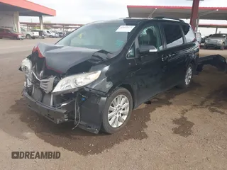 2014 Toyota Sienna XLE with VIN 5TDYK3DC0ES518522, listed as a IAAI auction lot 42025124 with 1 mi miles. Bid and sale history available at carsss.com. Image 17.