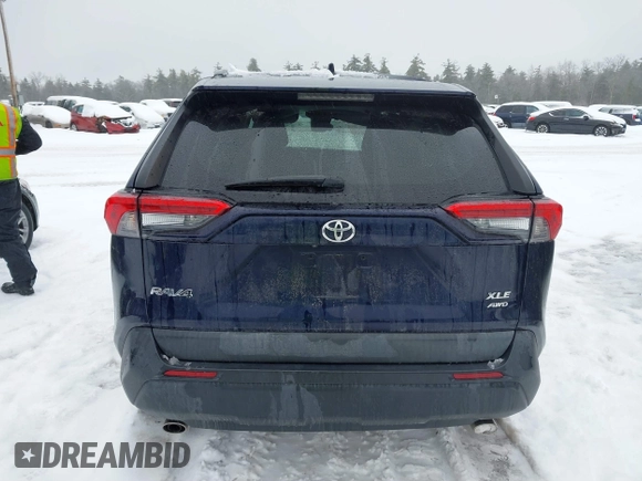 2020 Toyota RAV4 XLE with VIN 2T3P1RFV4LC117598, listed as a IAAI auction lot 41556701 with 38,447 mi miles. Bid and sale history available at carsss.com. Image 15.