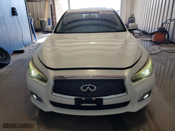 2014 Infiniti Q50 Premium with VIN JN1BV7AP5EM670919, listed as a Copart auction lot 74284204 with 134,734 mi miles and Clean Title. Bid and sale history available at carsss.com. Image 5.