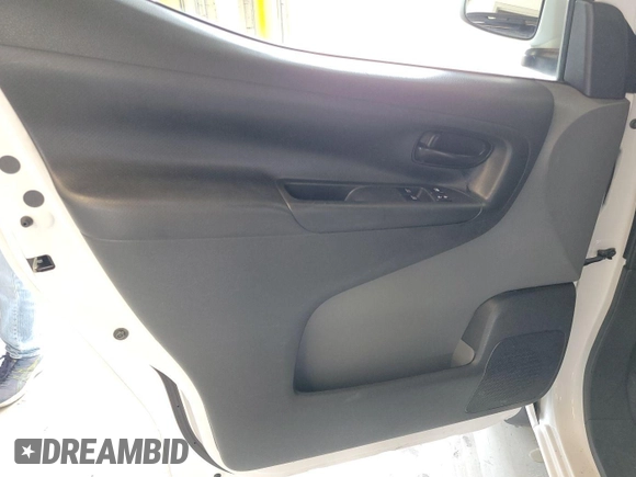 2017 Nissan NV200 S with VIN 3N6CM0KN8HK697137, listed as a IAAI auction lot 42807846 with 226,633 mi miles and . Bid and sale history available at DreamBid. Image 12.