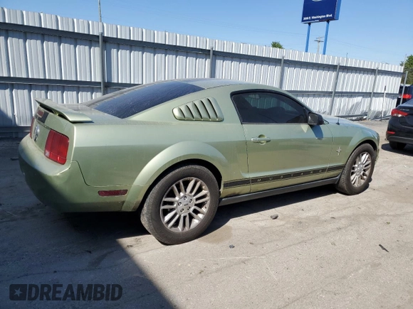 2006 Ford Mustang Standard z VIN 1ZVHT80N665164317, wystawiony jako Copart lot #56353295 z przebiegiem 225 158 mil mil oraz Szkoda całkowita • Salvage title. Historia ofert i sprzedaży dostępna na DreamBid. Obrazek 3.